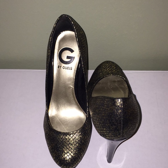 G by Guess “GGWinna” Heels - Picture 4 of 4